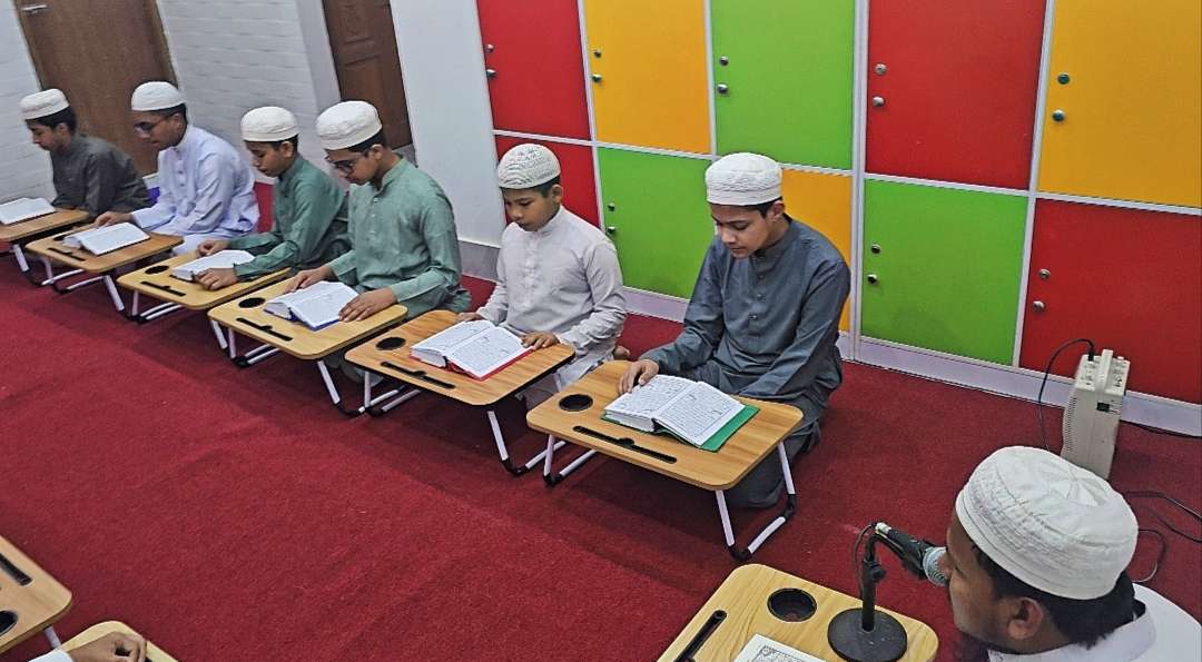 অভিজ্ঞ শিক্ষকদের তত্ত্বাবধানে হিফজ ক্লাস